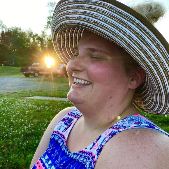 Meet your Posher, Briana - Picture 1 of 1